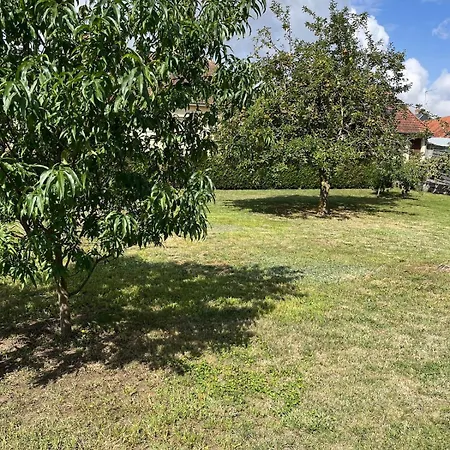 Nyaraló Spacieuse Maison De Village